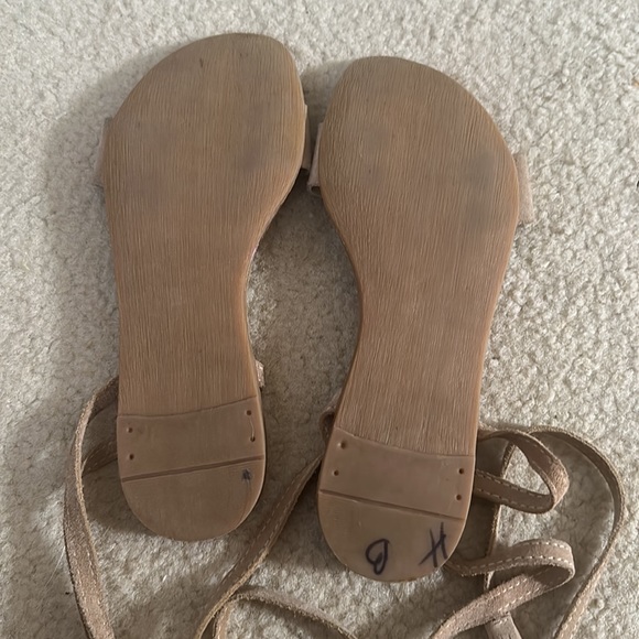 Steve Madden tan lace up flat sandals - Picture 5 of 5